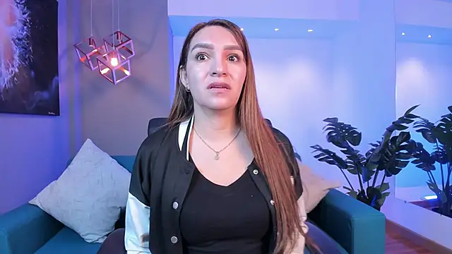 miataylorr1 online show from October 29, 11:47 am