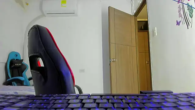 Lunastar02 online show from February 20, 1:34 pm