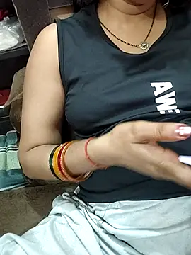 Diya 143 online show from April 18, 7:58 pm