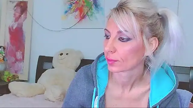 HoneyLara online show from January 15, 1:44 am