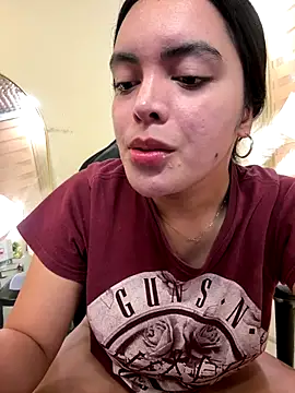 TS-SimplyTheBest online show from October 4, 8:53 am