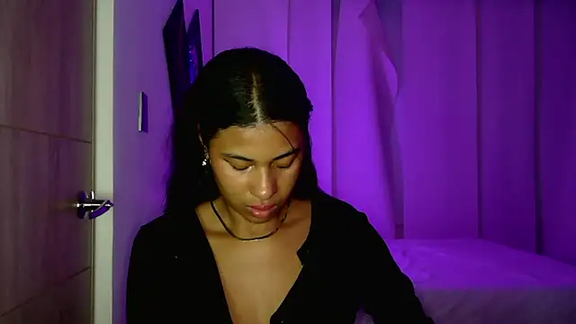 dark enchantress  online show from October 25, 1:35 am