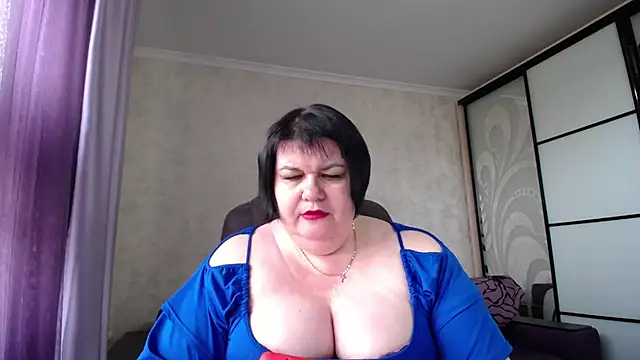 Snapshot of JuicyLady_Di chatting on September 29, 1:05 pm JuicyLady Di online show from September 29, 1:05 pm