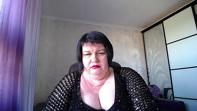 Snapshot of JuicyLady_Di chatting on September 27, 11:50 am JuicyLady Di online show from September 27, 11:50 am