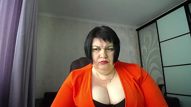 Snapshot of JuicyLady_Di chatting on September 10, 4:56 am JuicyLady Di online show from September 10, 4:56 am