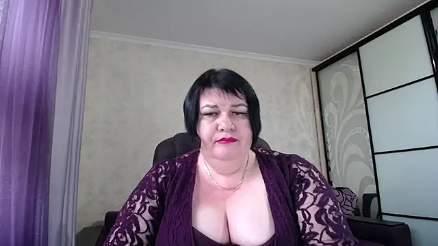 Snapshot of JuicyLady_Di chatting on September 24, 11:20 am JuicyLady Di online show from September 24, 11:20 am