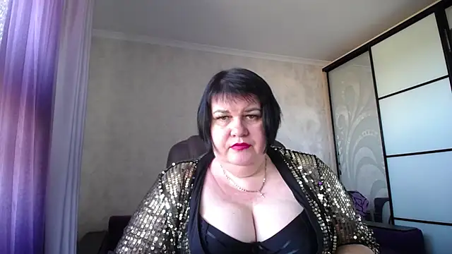 Snapshot of JuicyLady_Di chatting on September 23, 11:19 am JuicyLady Di online show from September 23, 11:19 am