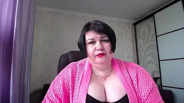Snapshot of JuicyLady_Di chatting on October 21, 8:29 am JuicyLady Di online show from October 21, 8:29 am