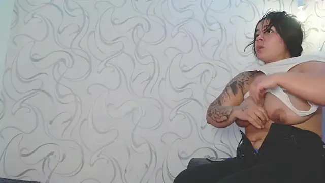 EmilyQueen3x online show from October 21, 5:50 pm