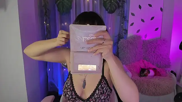 Aquamarinebubble online show from July 1, 2:44 am