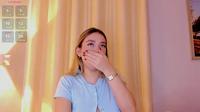 Assh lee  online show from April 17, 3:03 pm