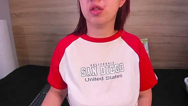 madelaine blosson online show from March 24, 11:37 am