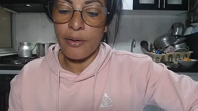 kateleyagrey online show from January 7, 7:39 pm