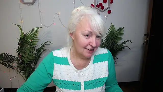 BlondyLeeBest online show from April 19, 7:05 pm