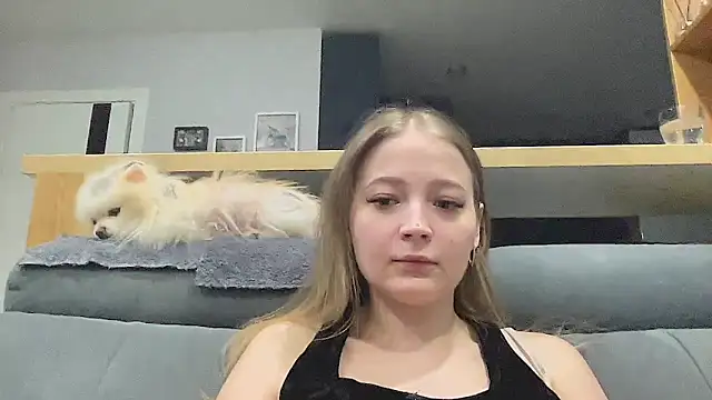 CharmingSarah online show from April 29, 4:20 pm