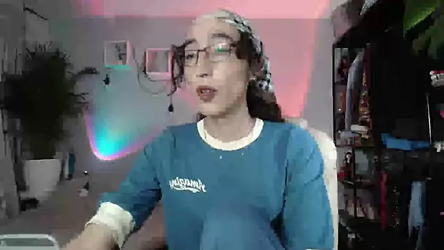 Snapshot of NicoleCortez chatting on September 21, 12:20 am NicoleCortez online show from September 21, 12:20 am