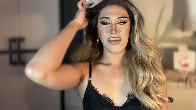 Ts glamxxxx online show from November 23, 12:35 am