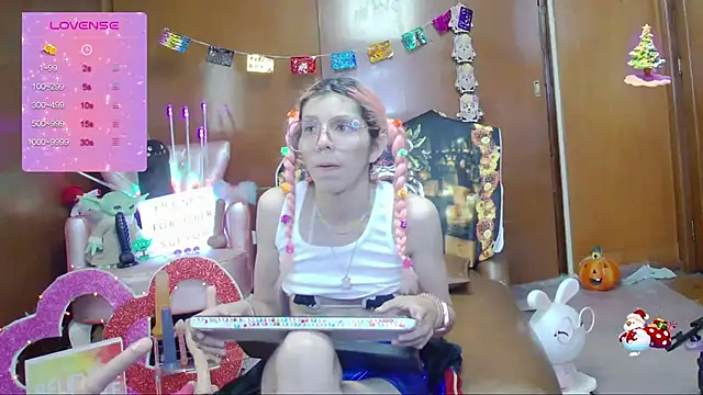 Skinygirl online show from October 30, 12:46 am