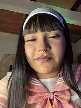 Snapshot of Little_kari chatting on October 15, 6:27 am Little kari online show from October 15, 6:27 am