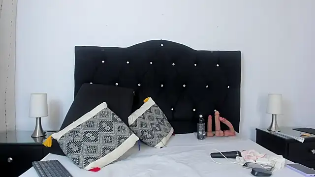 Keira Lennox online show from September 16, 11:40 am