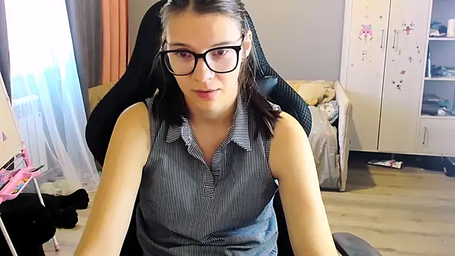 MollyLollipop online show from September 27, 4:30 am