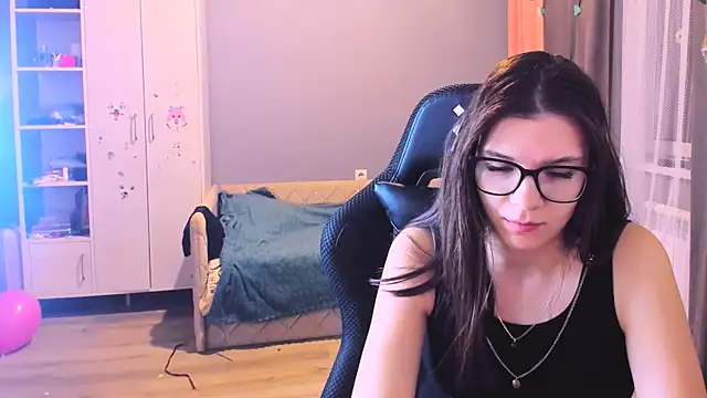 MollyLollipop online show from January 12, 1:11 am