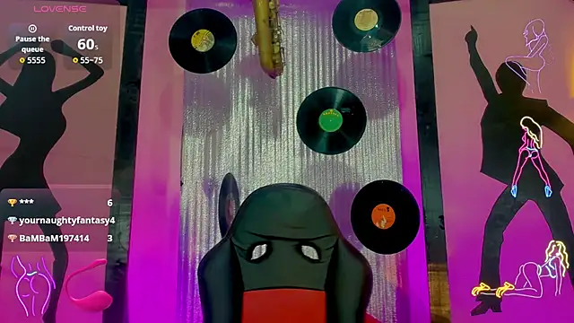 nickyminach  online show from October 25, 8:37 pm