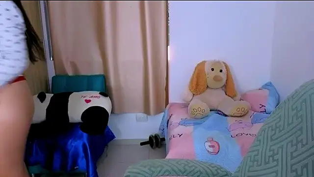 Snapshot of _elenna chatting on October 6, 6:45 pm elenna online show from October 6, 6:45 pm