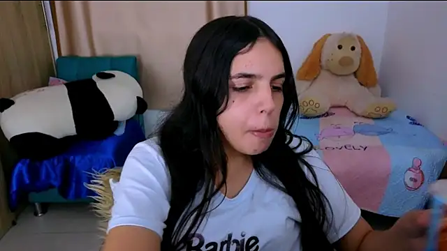 Snapshot of _elenna chatting on October 17, 8:01 pm elenna online show from October 17, 8:01 pm