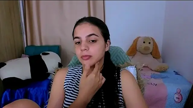 Snapshot of _elenna chatting on October 15, 5:59 pm elenna online show from October 15, 5:59 pm