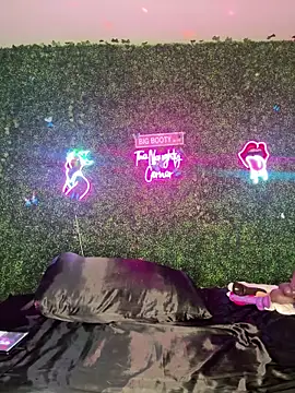 ThickAssRena online show from March 12, 8:17 am