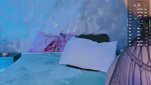 emmajohnss online show from April 3, 7:06 am