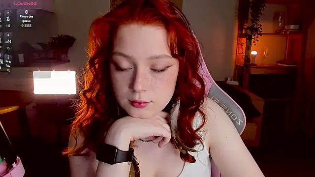 Snapshot of Sofy_Benson chatting on October 24, 12:56 pm Sofy Benson online show from October 24, 12:56 pm