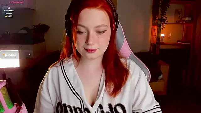 Snapshot of Sofy_Benson chatting on October 22, 2:33 pm Sofy Benson online show from October 22, 2:33 pm