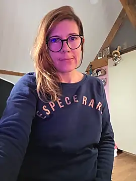 Lina lou4 online show from February 4, 2:42 pm