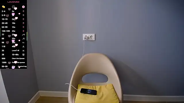 BubbbleGumm online show from April 8, 9:00 am