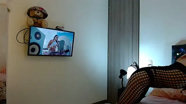 Snapshot of gooddes303salome chatting on September 29, 8:52 am gooddes303salome online show from September 29, 8:52 am