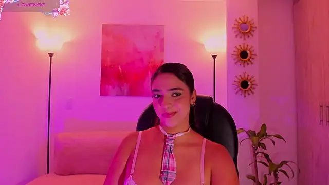 Snapshot of MariamRivera_ chatting on September 26, 11:34 pm MariamRivera  online show from September 26, 11:34 pm