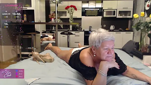 roxana brooks online show from November 9, 2:13 pm