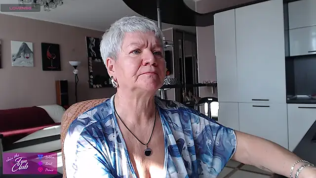 roxana brooks online show from April 5, 8:13 am