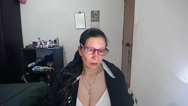 latin49 online show from February 11, 2:58 am