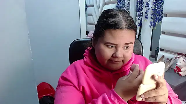 ValenTitis online show from April 15, 8:09 pm