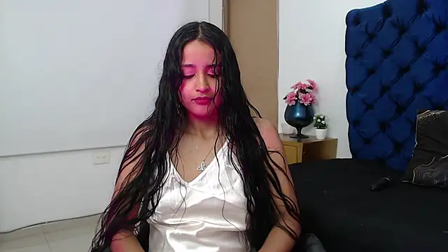 Snapshot of Lili666_ chatting on October 18, 3:20 am Lili666 online show from October 18, 3:20 am