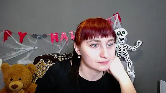 NinaFlawlees online show from October 28, 1:06 pm