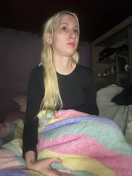 bunnydark00 online show from July 12, 3:29 am