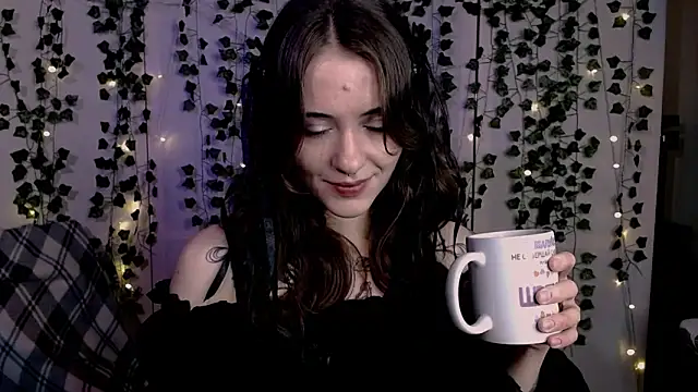 risha laas online show from April 19, 8:11 pm