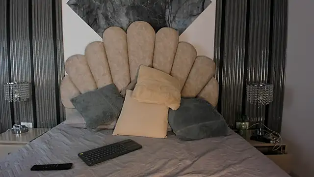 Naughty  Mom online show from February 7, 11:52 pm