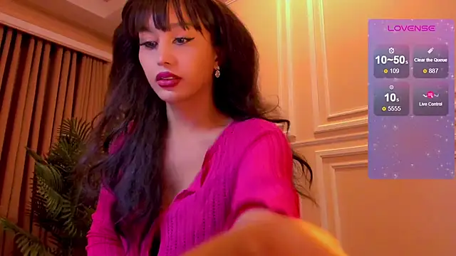 YOURCRISTINAS online show from December 22, 3:59 pm