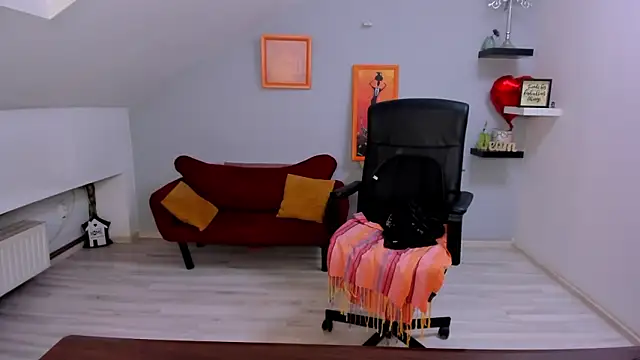 LollaGirl online show from March 24, 4:29 am