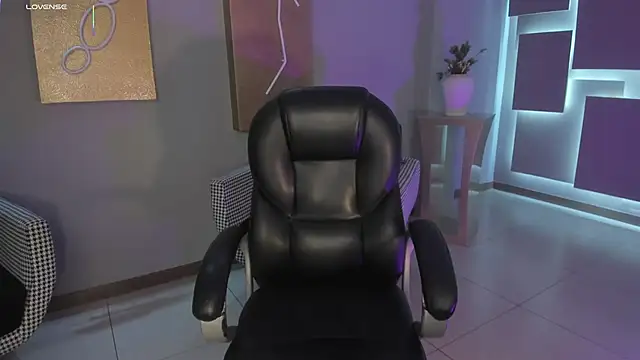 EveBensonX online show from December 17, 6:01 pm